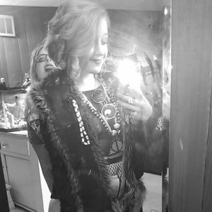 Meet your Posher, Kari